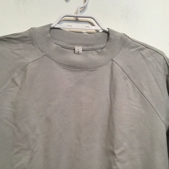 Lululemon Ready to Roll Crew
Vapour - Picture 6 of 6